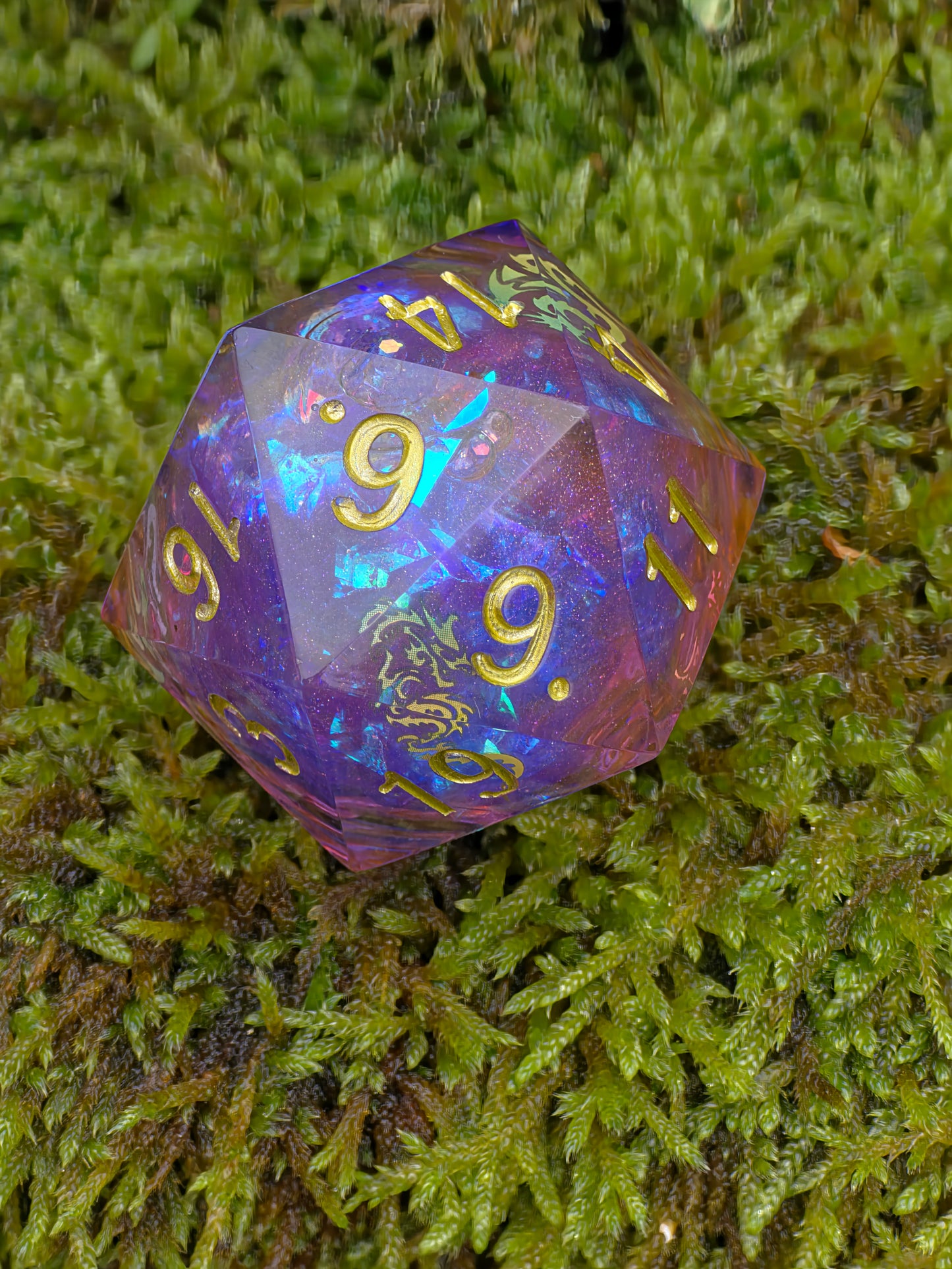 Polyedrischer Chonk D20 Liquid Core Dice 35 mm – Dragon Spirit Edition | Handgemachter Resin Würfel mit Drachen & Galaxy Look | DnD Dice
