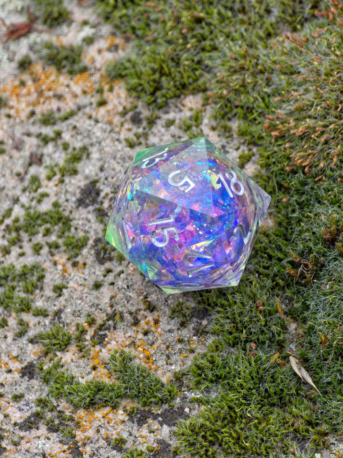 Einzeln D20 Liquid Core Acid Zitrone – Handgemachter Resin Würfel für DnD, Pen and Paper & TTRPG