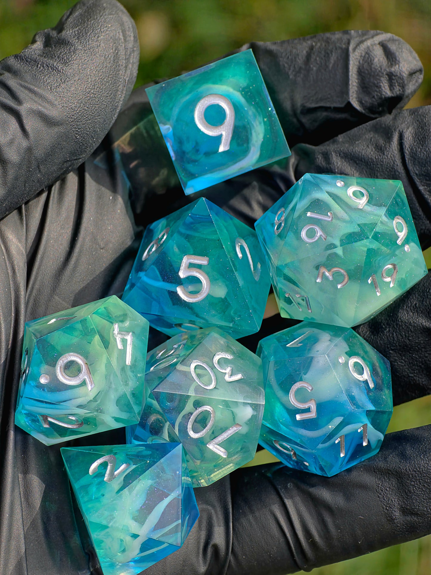Polyedrischer DnD Würfelset 7 Stück – Ocean Mist Cloud Dice | Handgemachte Resin Würfel in Blau Türkis Zitronen Transparent mit Cloud-Effekt