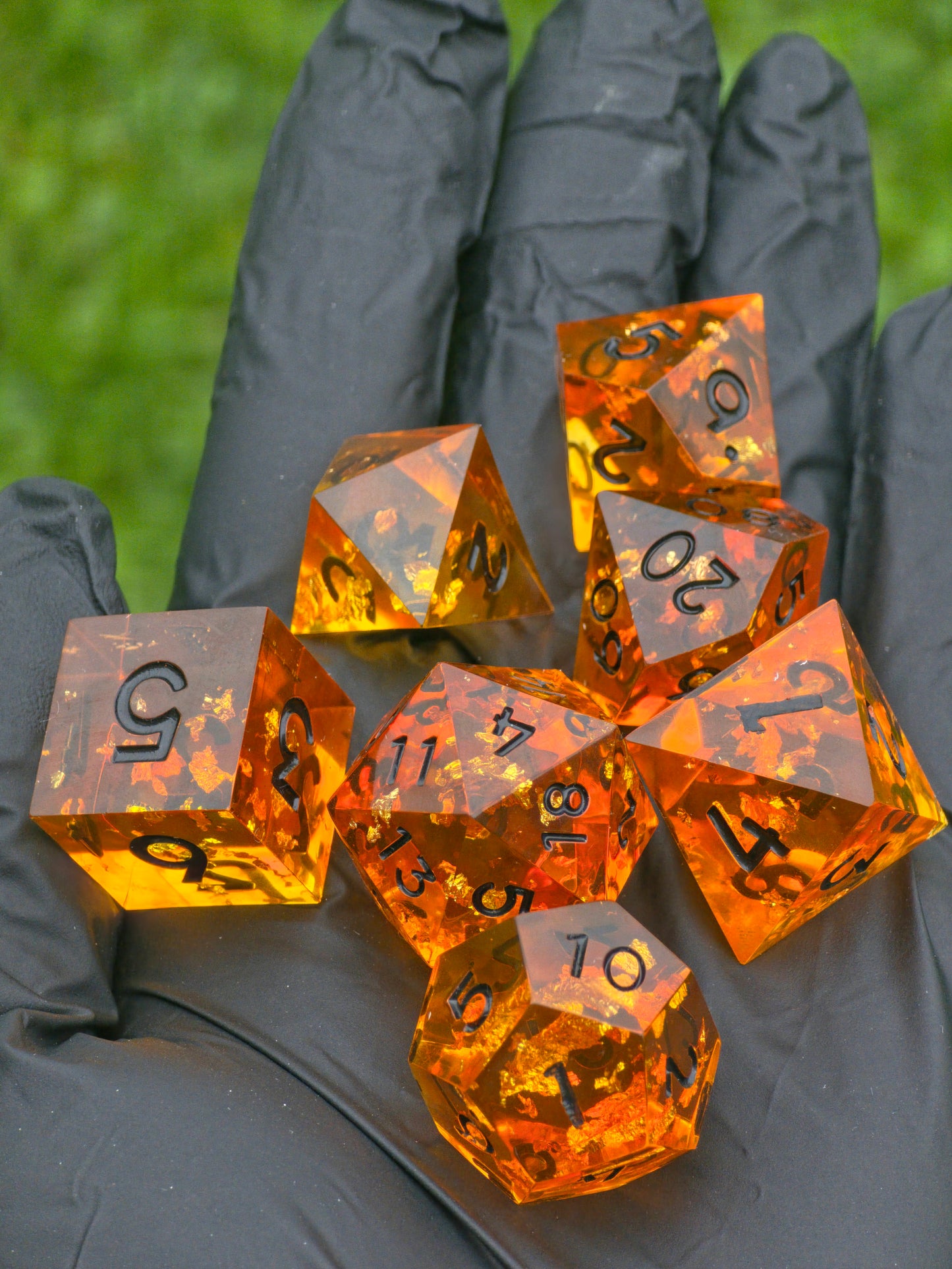Polyedrisches DnD-Würfelset 7 Stück – Amber Bernstein Dice Set | Handgemachte Resin Würfel in Gold Orange Transparent | TTRPG DnD Pathfinder