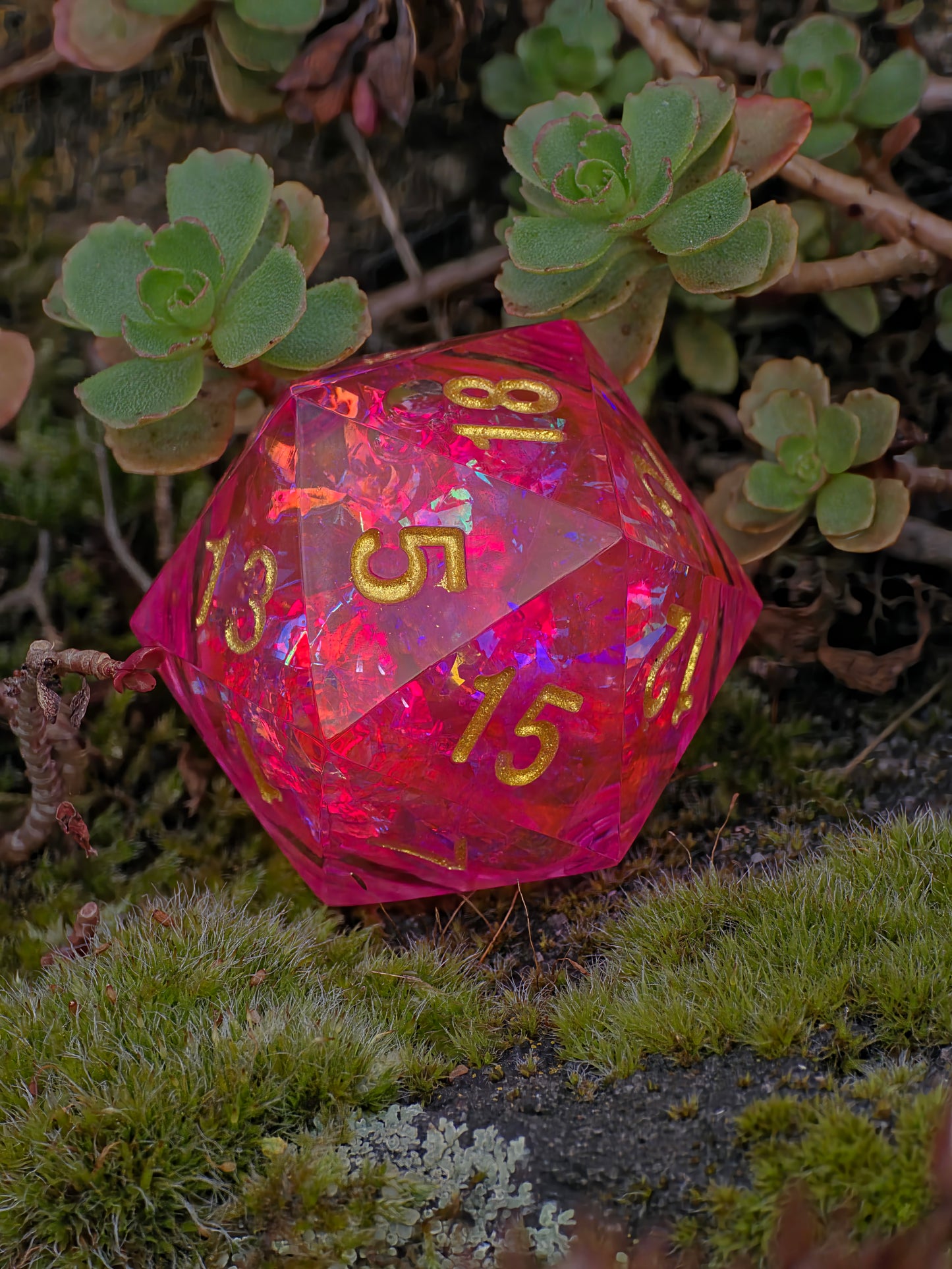 Polyedrischer Liquid Core D20 Würfel 35mm – Pink Gold Chonk Würfel – Handgemachter Resin W20 für DnD, TTRPG Glitzer Diamant
