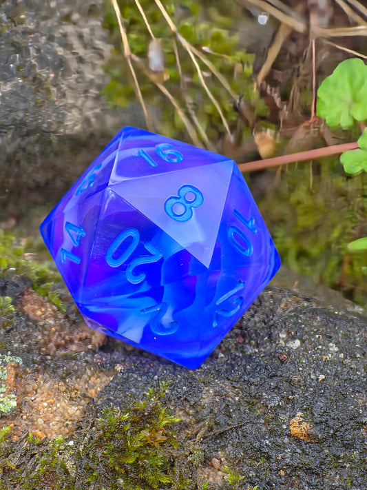 Polyedrischer Ozean Blau & Nebel Effekt D20 Würfel 35mm – L Format Chonk Dice | Handgemachter RPG Würfel in Blau Violett, Galaxy Dice,dnd